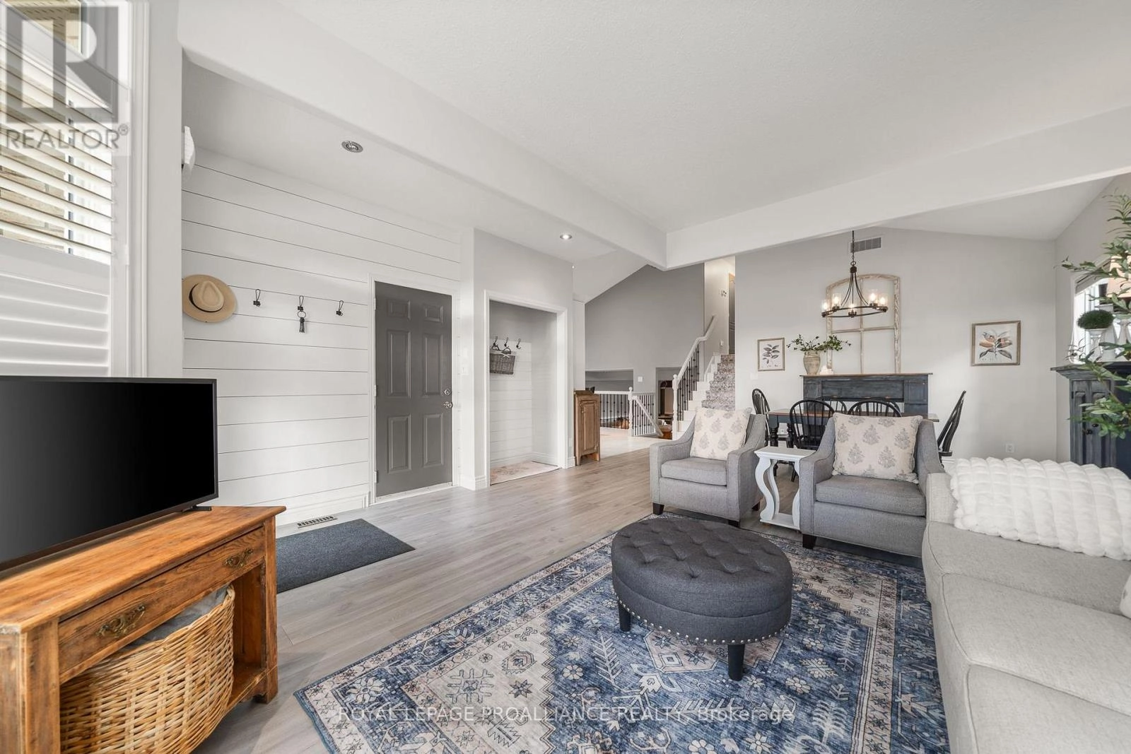 9 Spruce Gardens, Belleville, Ontario  K8N 5W3 - Photo 9 - X12485409