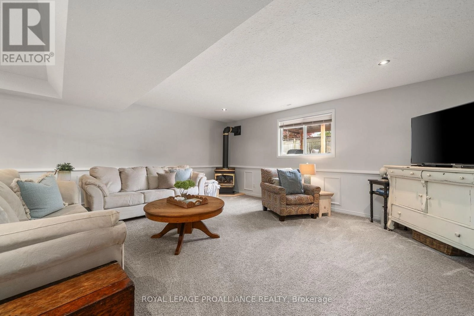 9 Spruce Gardens, Belleville, Ontario  K8N 5W3 - Photo 18 - X12485409