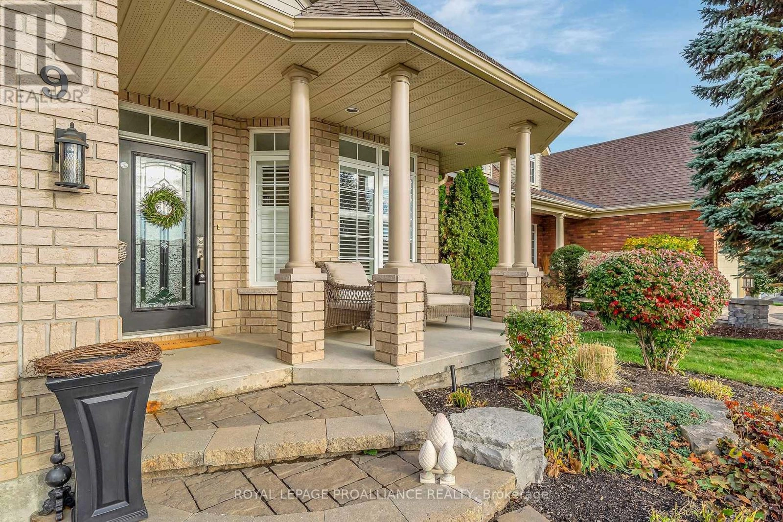 9 Spruce Gardens, Belleville, Ontario  K8N 5W3 - Photo 4 - X12485409