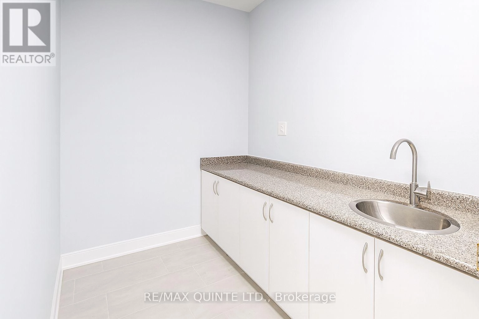 Unit #4 - 257 Dundas Street E, Quinte West, Ontario K8V 1M1 - Photo 8 - X12634438