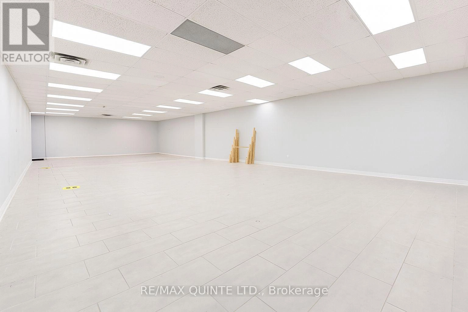 Unit #4 - 257 Dundas Street E, Quinte West, Ontario K8V 1M1 - Photo 5 - X12634438