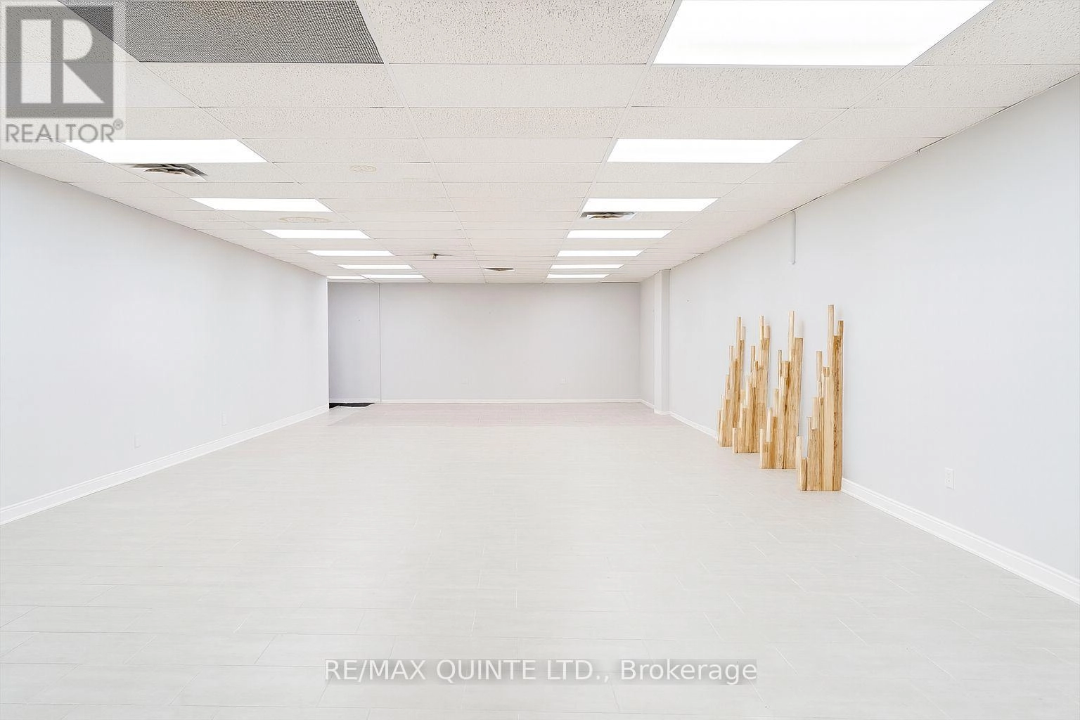 Unit #4 - 257 Dundas Street E, Quinte West, Ontario K8V 1M1 - Photo 4 - X12634438