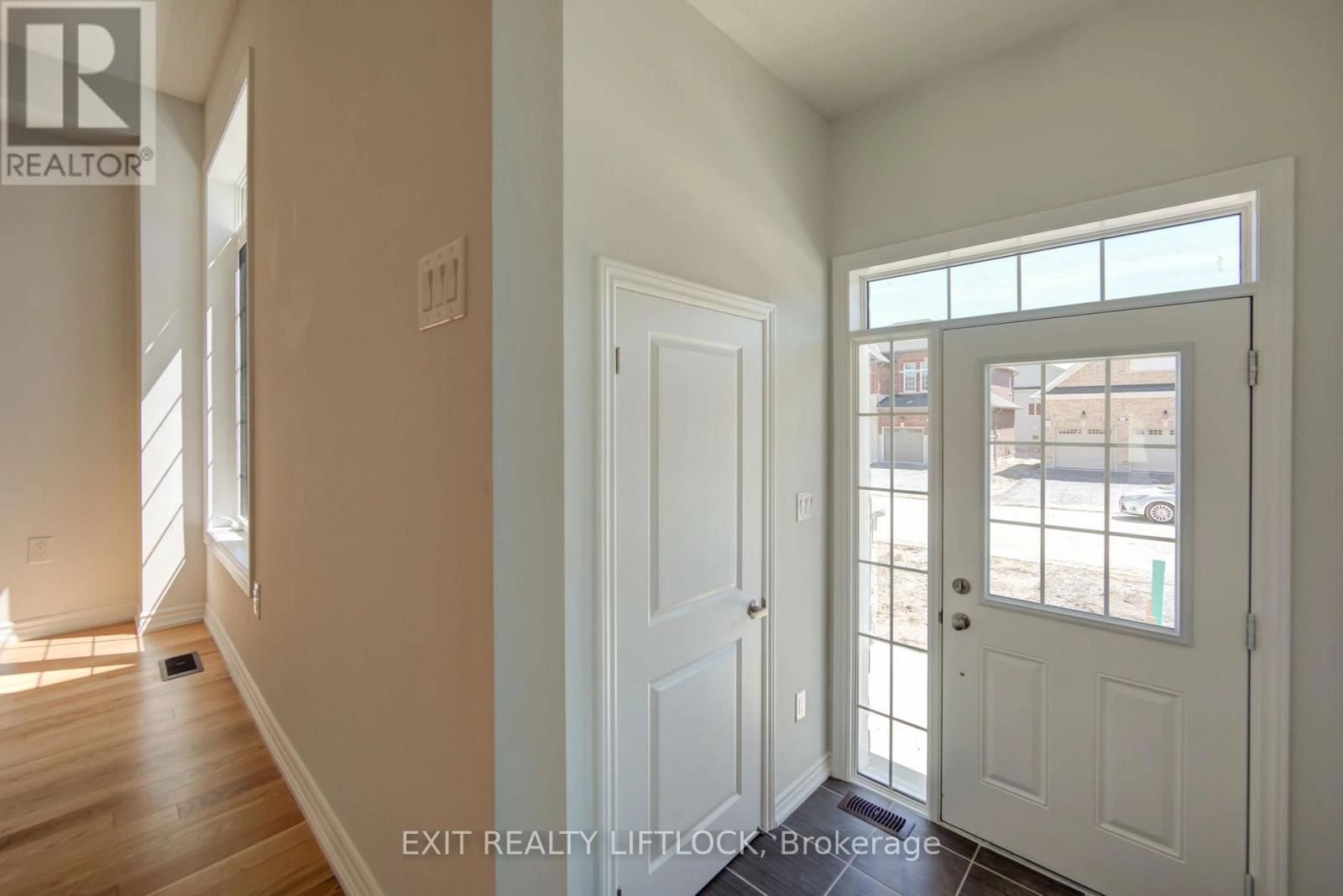 42 Pristine Trail, Cavan Monaghan, Ontario L0A 1G0 - Photo 2 - X12640506