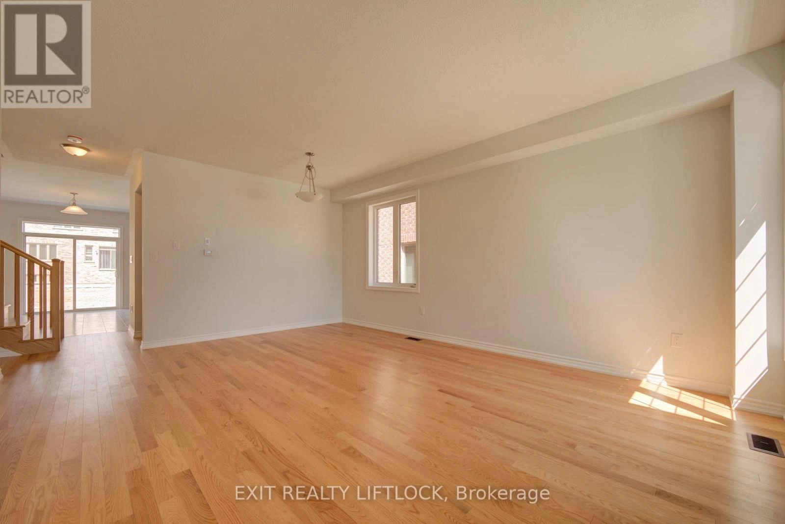 42 Pristine Trail, Cavan Monaghan, Ontario L0A 1G0 - Photo 3 - X12640506