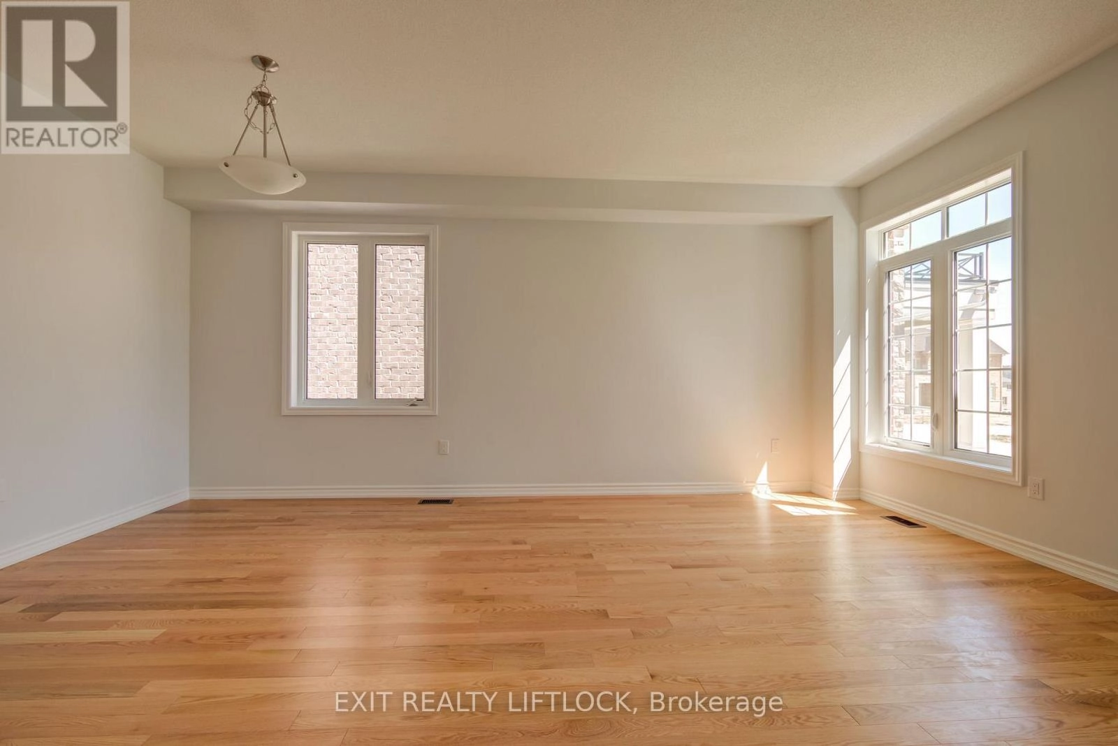 42 Pristine Trail, Cavan Monaghan, Ontario L0A 1G0 - Photo 8 - X12640506