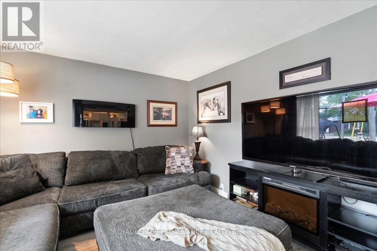 1023 Jewel Road, North Frontenac, Ontario K0H 1K0 - Photo 15 - X12395009