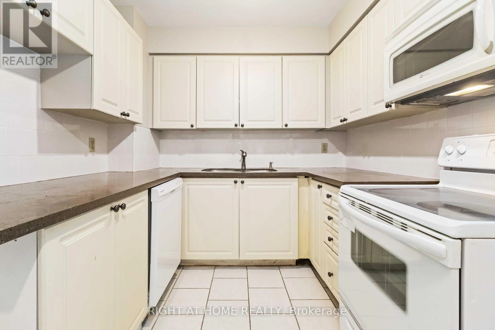 401 - 15 Sewells Road, Toronto, Ontario  M1B 3V7 - Photo 6 - E12660382