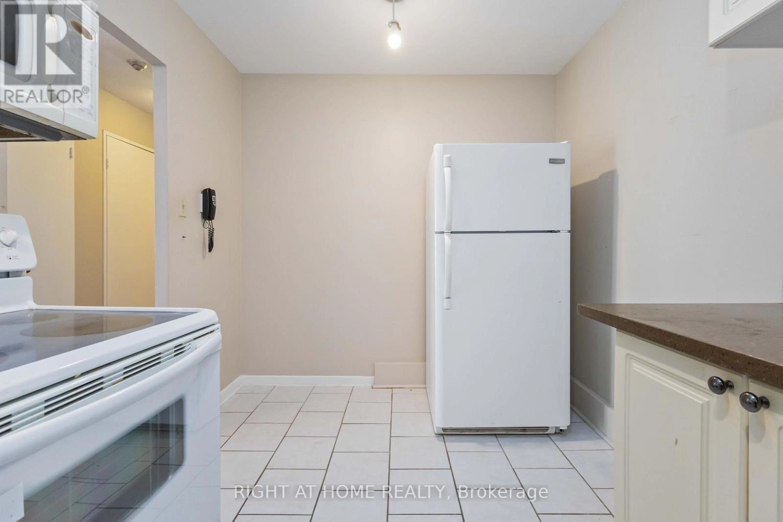 401 - 15 Sewells Road, Toronto, Ontario  M1B 3V7 - Photo 9 - E12660382