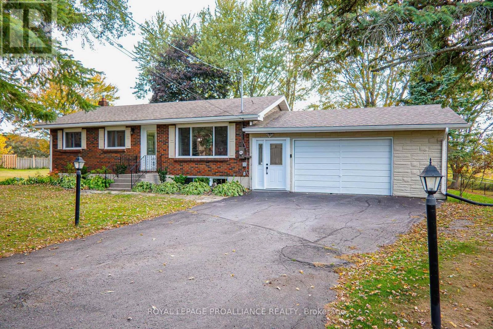 163 AVONLOUGH ROAD, Belleville, Ontario