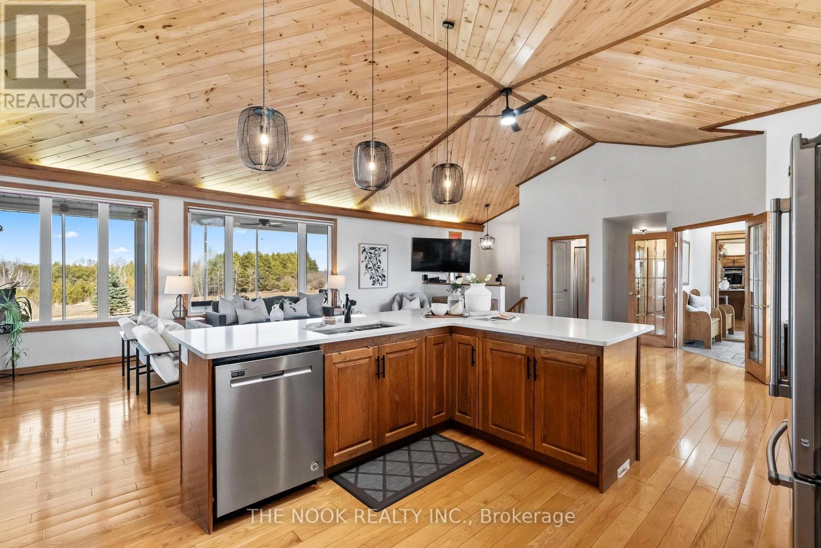 593 Pigeon Creek Road, Kawartha Lakes, Ontario  L0B 1K0 - Photo 16 - X12665988