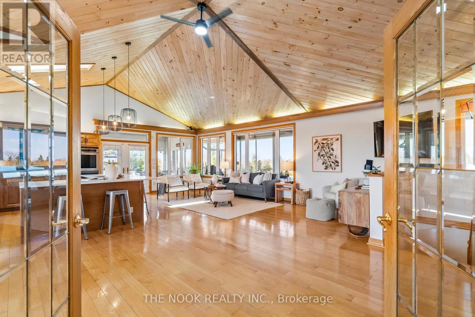 593 Pigeon Creek Road, Kawartha Lakes, Ontario  L0B 1K0 - Photo 6 - X12665988