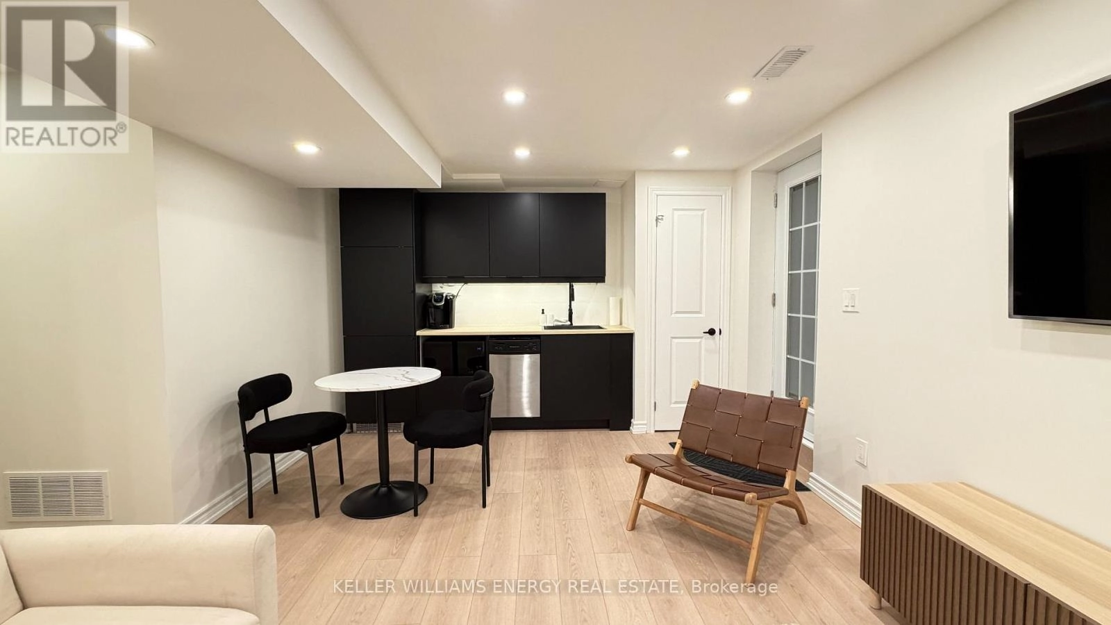 1371 Linstead Street, Oshawa, Ontario  L1K 2V4 - Photo 3 - E12670392