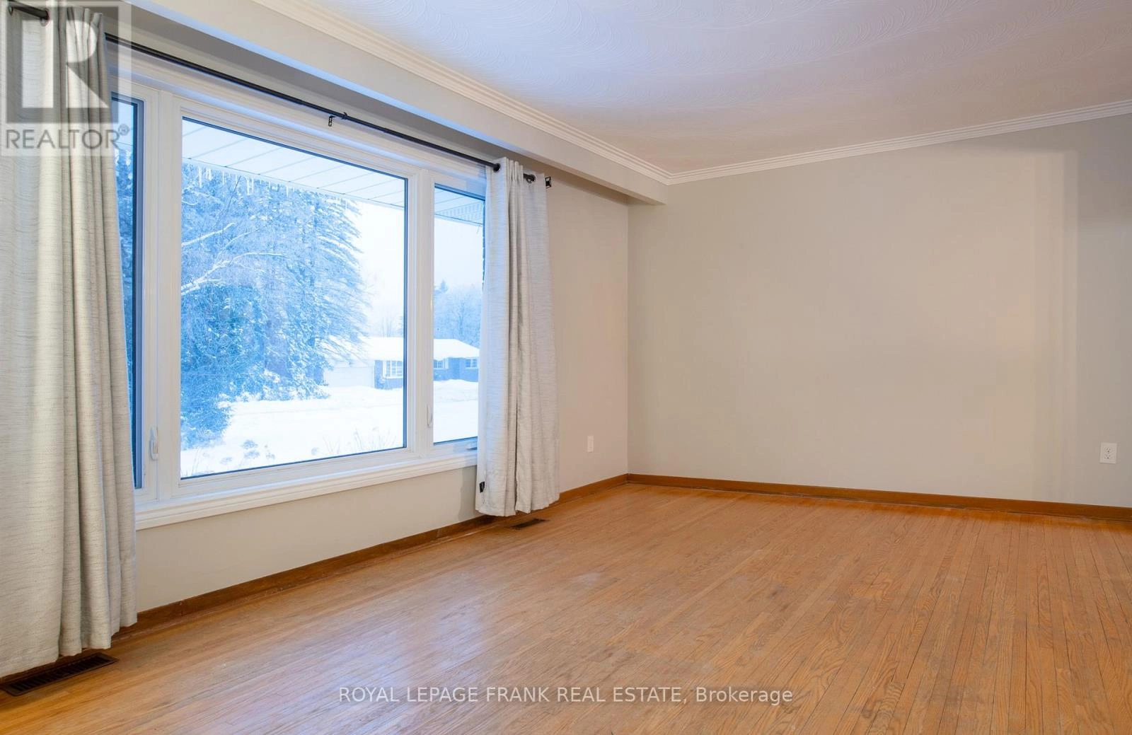 41 Felcher Boulevard, Whitchurch-Stouffville, Ontario  L4A 3H4 - Photo 2 - N12670844