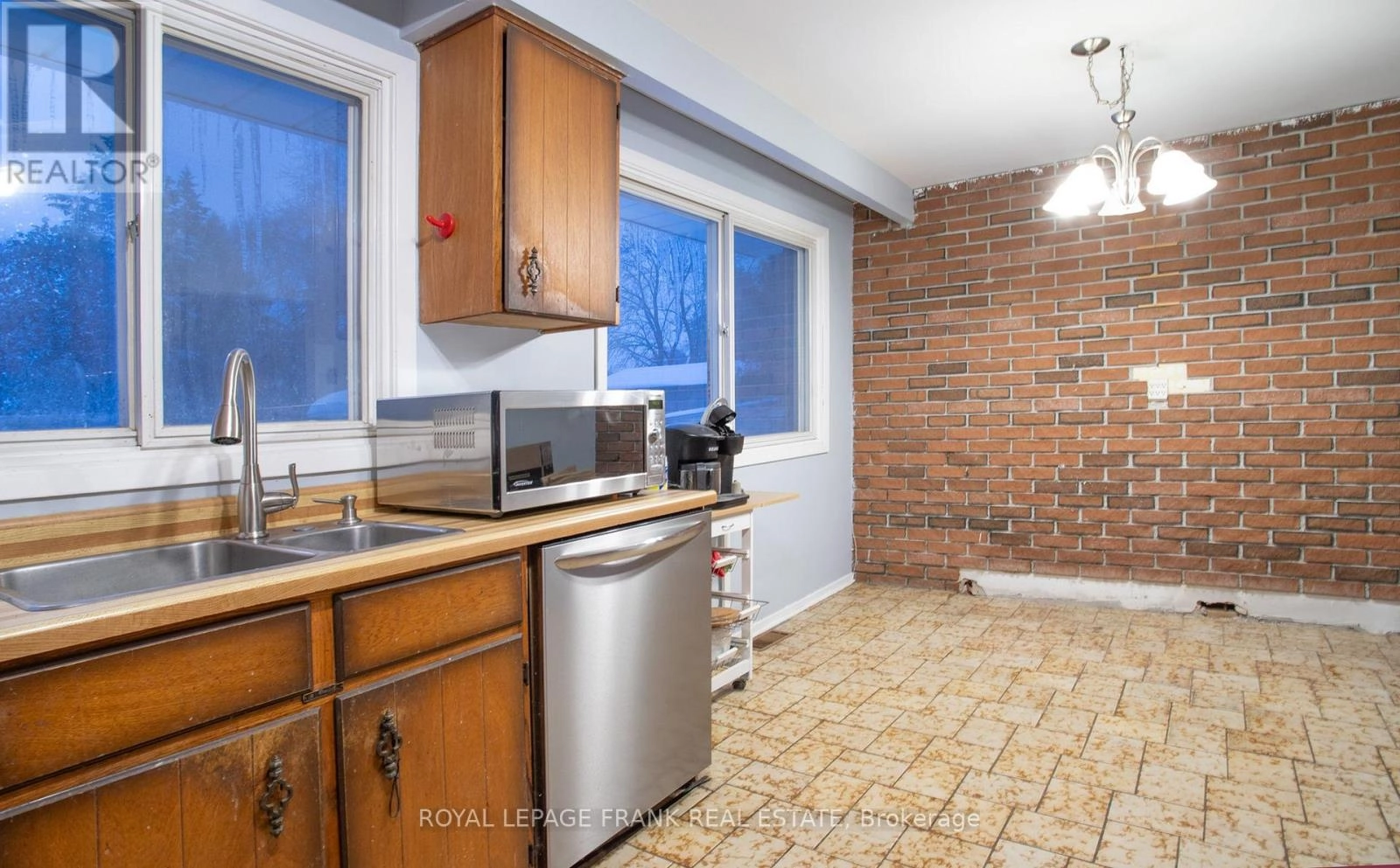 41 Felcher Boulevard, Whitchurch-Stouffville, Ontario  L4A 3H4 - Photo 9 - N12670844