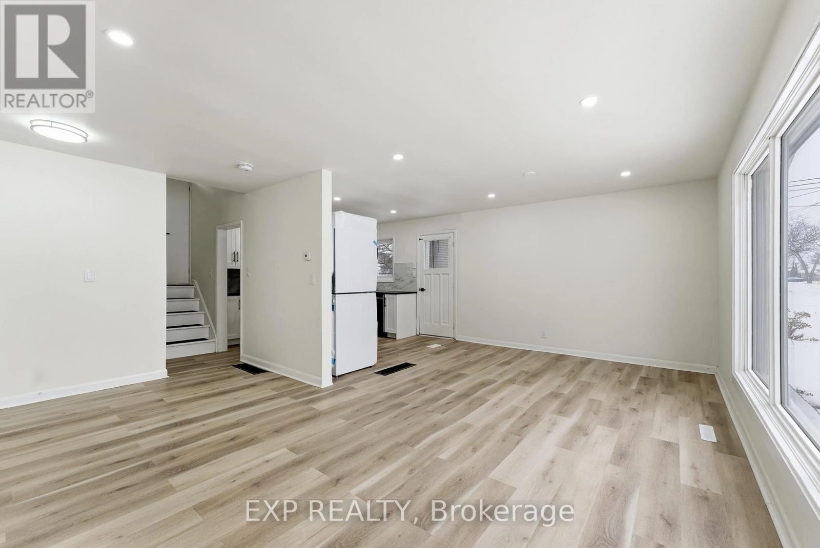 94 Rollins Drive, Belleville, Ontario  K8N 4J5 - Photo 9 - X12670824