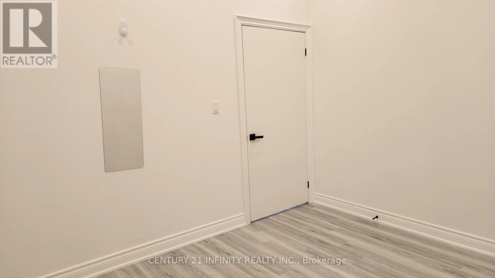 136 Simcoe Street S, Oshawa, Ontario  L1H 4G9 - Photo 3 - E12671624