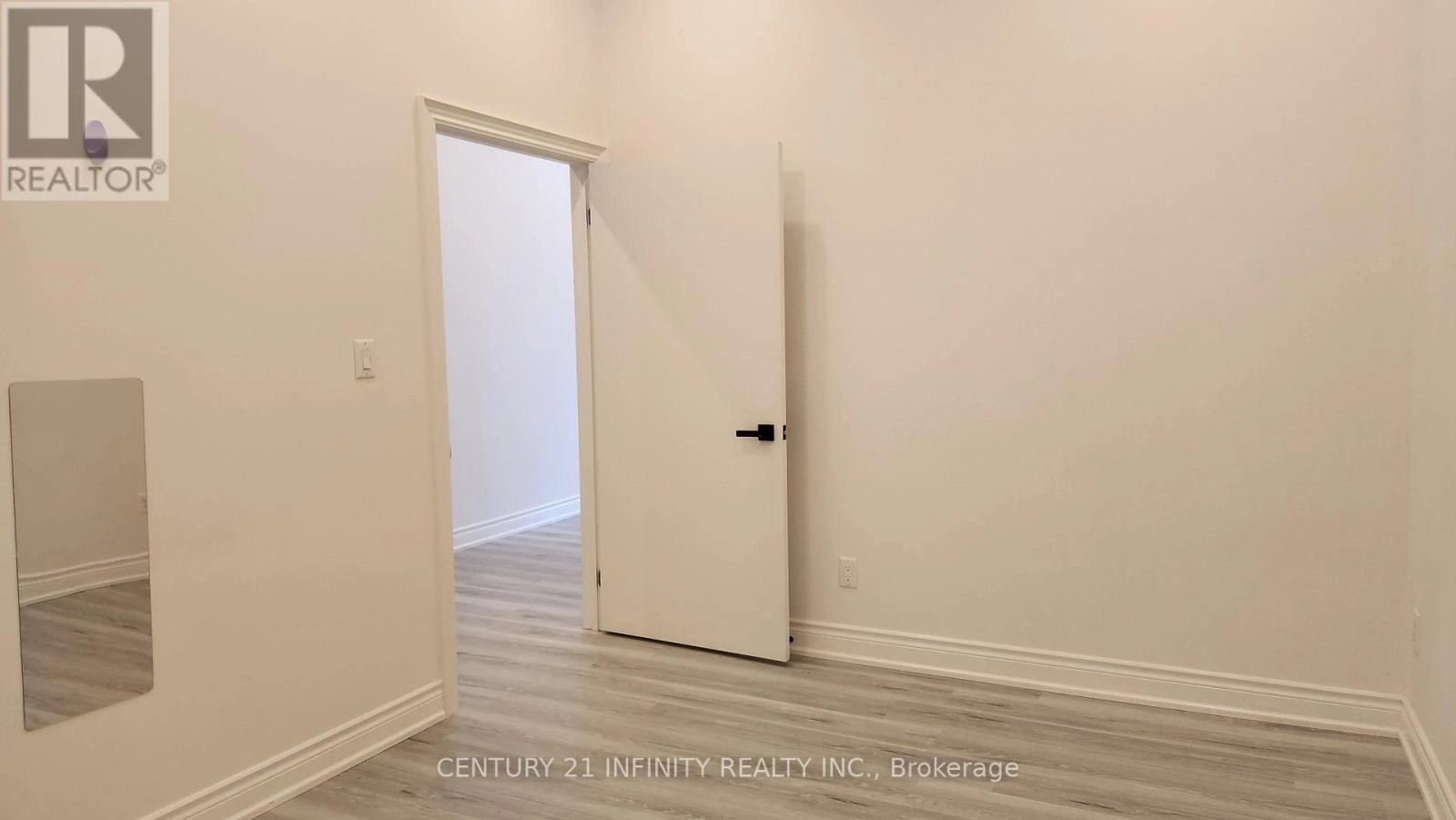 136 Simcoe Street S, Oshawa, Ontario  L1H 4G9 - Photo 4 - E12671624