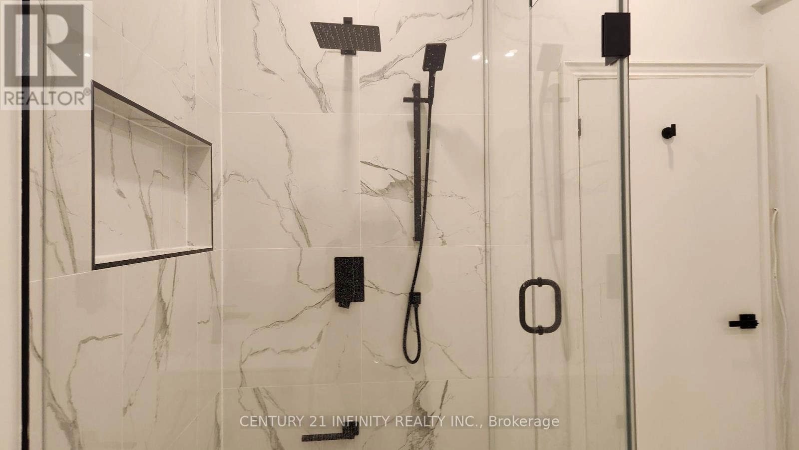 136 Simcoe Street S, Oshawa, Ontario  L1H 4G9 - Photo 6 - E12671624