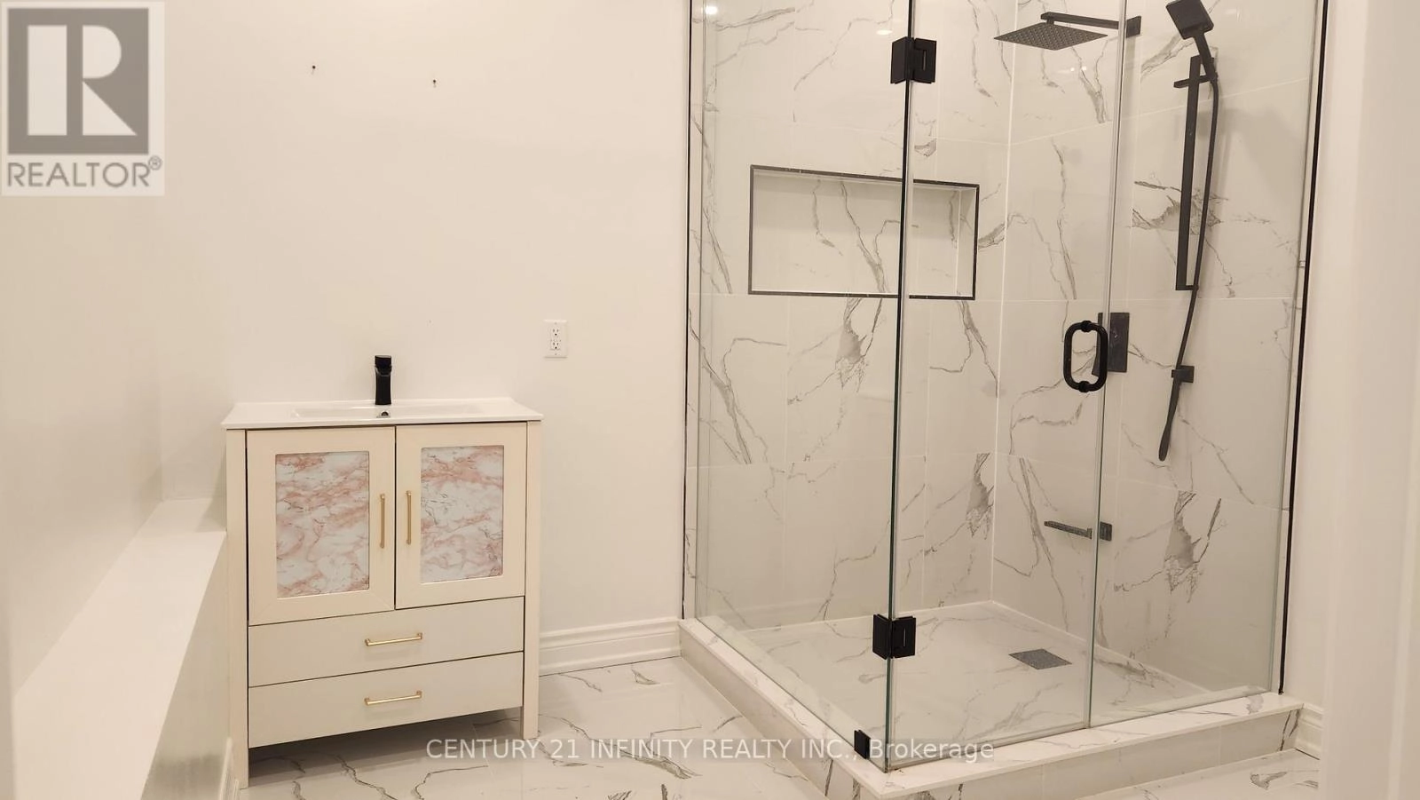 136 Simcoe Street S, Oshawa, Ontario  L1H 4G9 - Photo 7 - E12671624