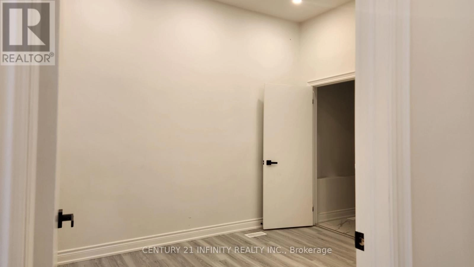 136 Simcoe Street S, Oshawa, Ontario  L1H 4G9 - Photo 8 - E12671624