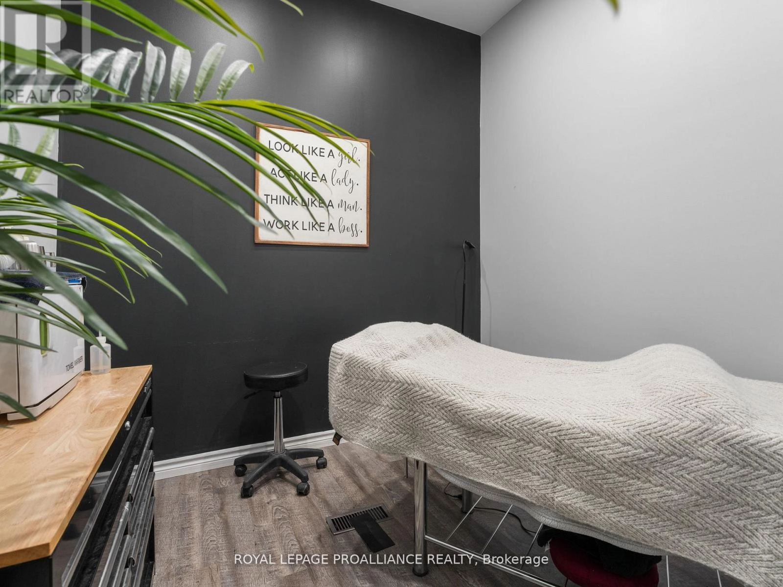 243 Division Street, Cobourg, Ontario  K9A 3P9 - Photo 10 - X12671992