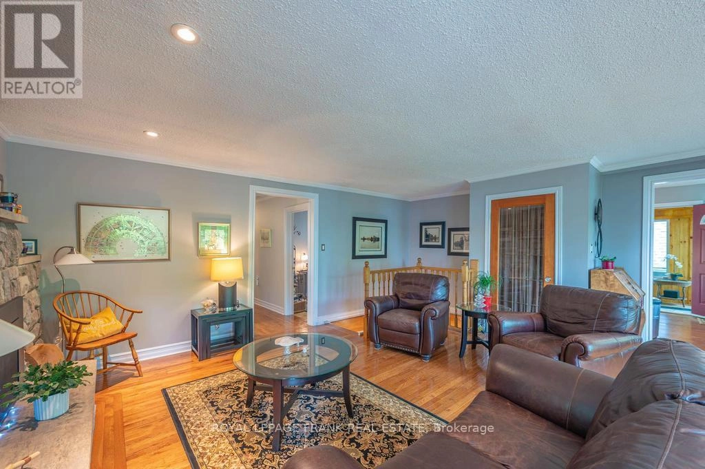 3 Fire Route 27b, Trent Lakes, Ontario  K0L 1J0 - Photo 8 - X12430588