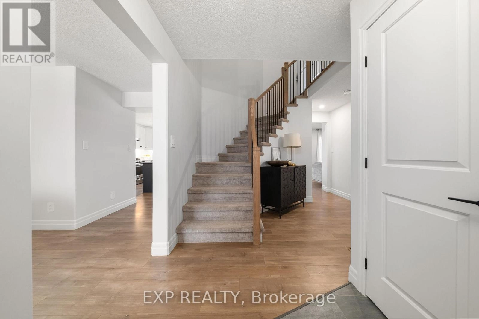 58 Lanark Drive, Belleville, Ontario K8N 0G8 - Photo 7 - X12666406