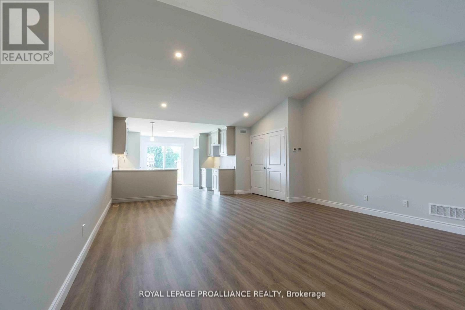 49 Mackenzie John Crescent, Brighton, Ontario K0K 1H0 - Photo 5 - X12720450