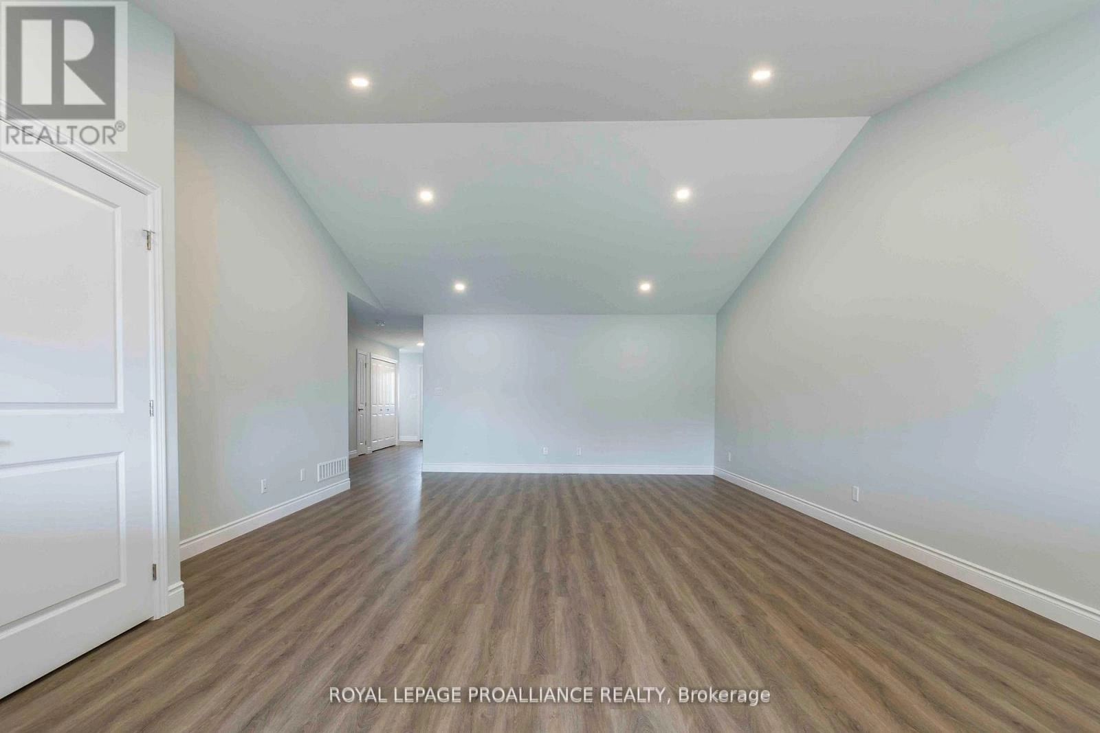 49 Mackenzie John Crescent, Brighton, Ontario K0K 1H0 - Photo 6 - X12720450