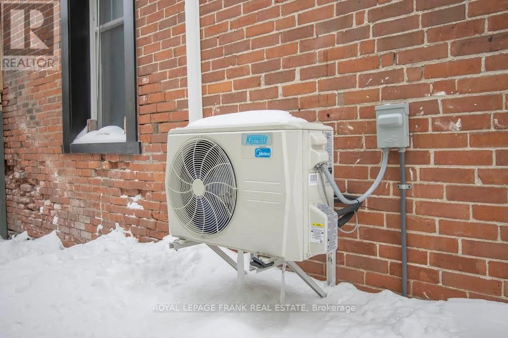 49 Main Street, Kawartha Lakes, Ontario  K0M 1A0 - Photo 7 - X12785166