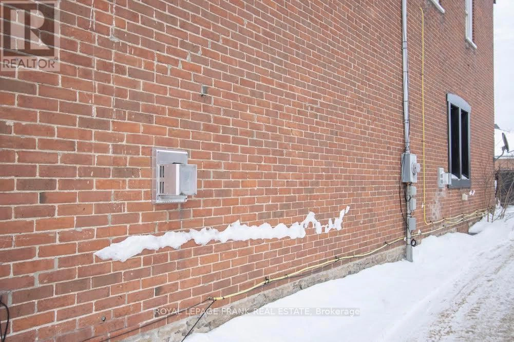 49 Main Street, Kawartha Lakes, Ontario  K0M 1A0 - Photo 9 - X12785166