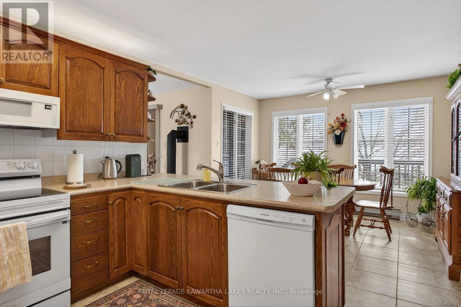 20 Cedartree Lane, Kawartha Lakes, Ontario  K0M 1A0 - Photo 12 - X12817958