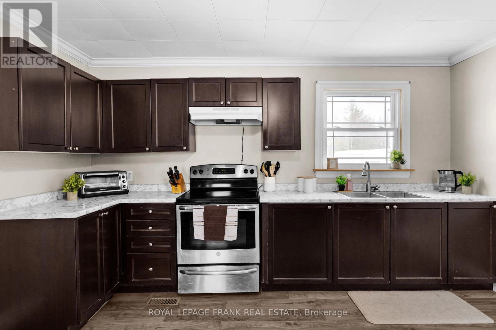 20 Richmond Street W, Kawartha Lakes, Ontario K0M 2B0 - Photo 13 - X12819268