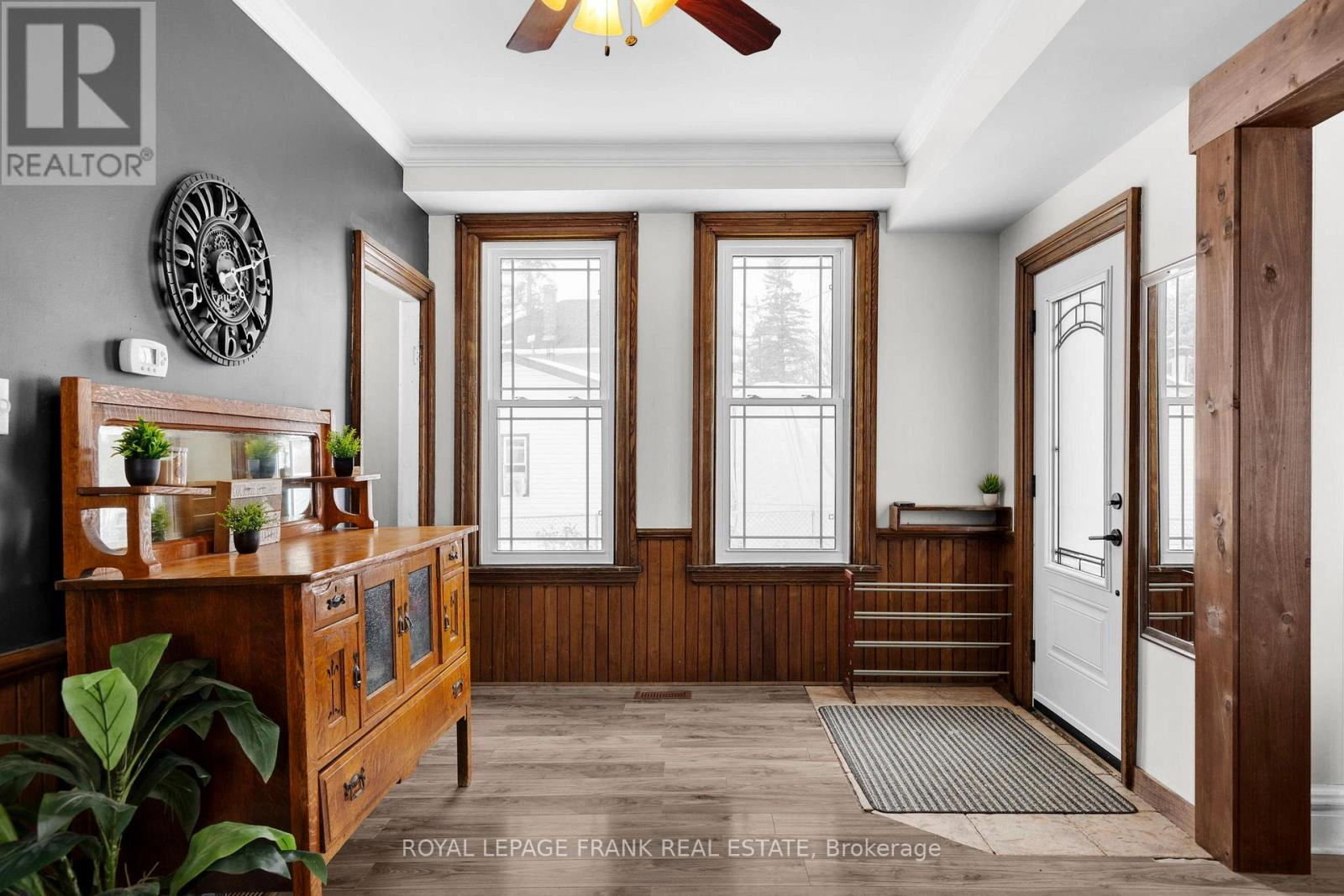 20 Richmond Street W, Kawartha Lakes, Ontario K0M 2B0 - Photo 2 - X12819268