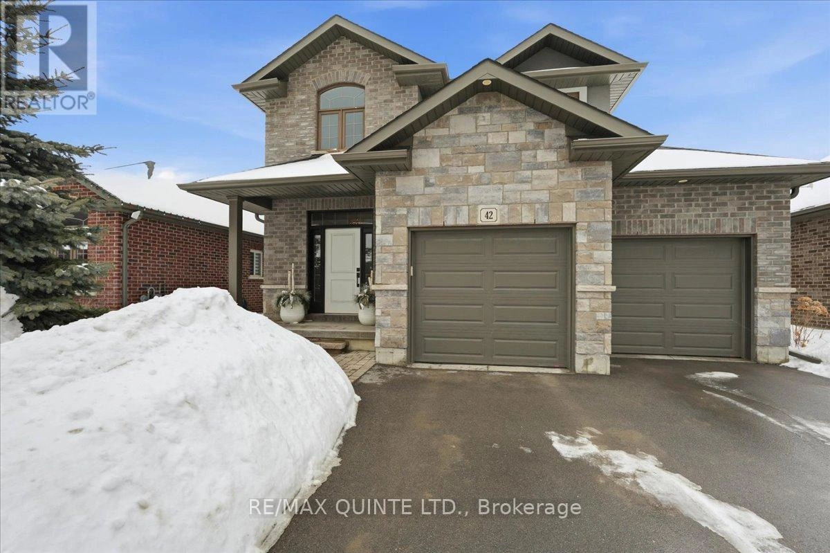 42 Kempton Avenue, Belleville, Ontario K8N 0E9 - Photo 1 - X12833580