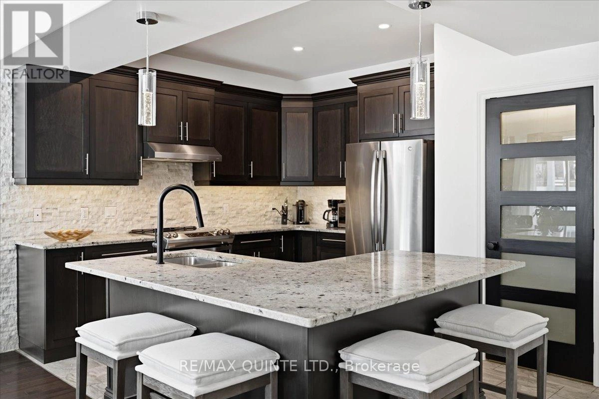 42 Kempton Avenue, Belleville, Ontario K8N 0E9 - Photo 12 - X12833580