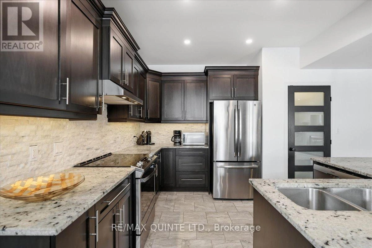 42 Kempton Avenue, Belleville, Ontario K8N 0E9 - Photo 13 - X12833580