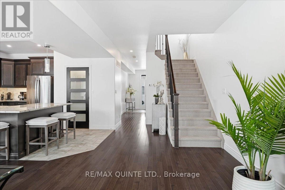 42 Kempton Avenue, Belleville, Ontario K8N 0E9 - Photo 17 - X12833580