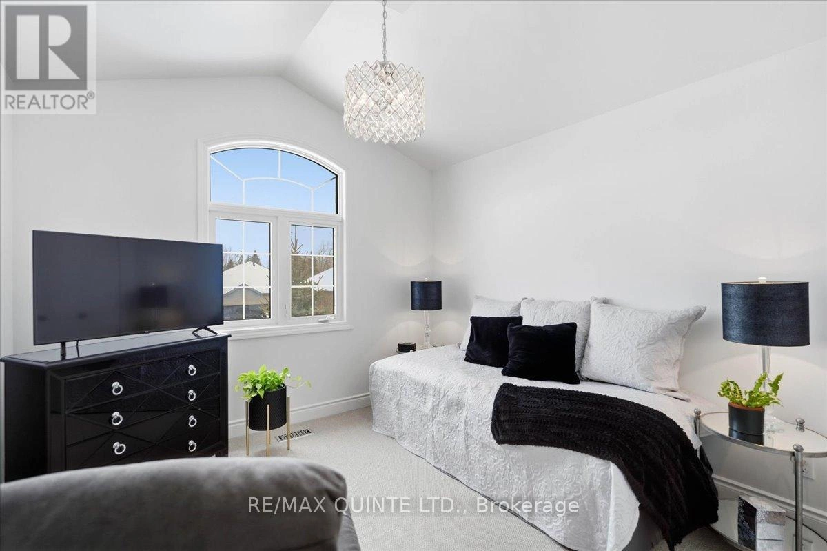 42 Kempton Avenue, Belleville, Ontario K8N 0E9 - Photo 19 - X12833580