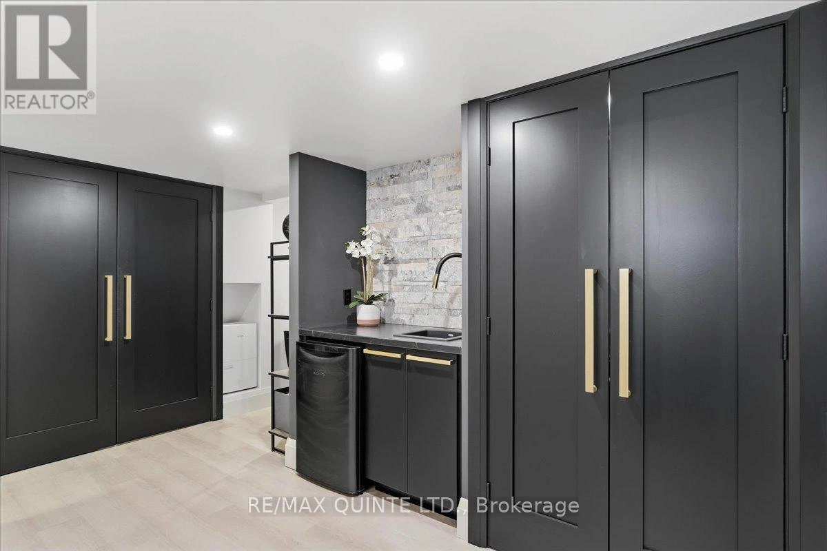 42 Kempton Avenue, Belleville, Ontario K8N 0E9 - Photo 35 - X12833580