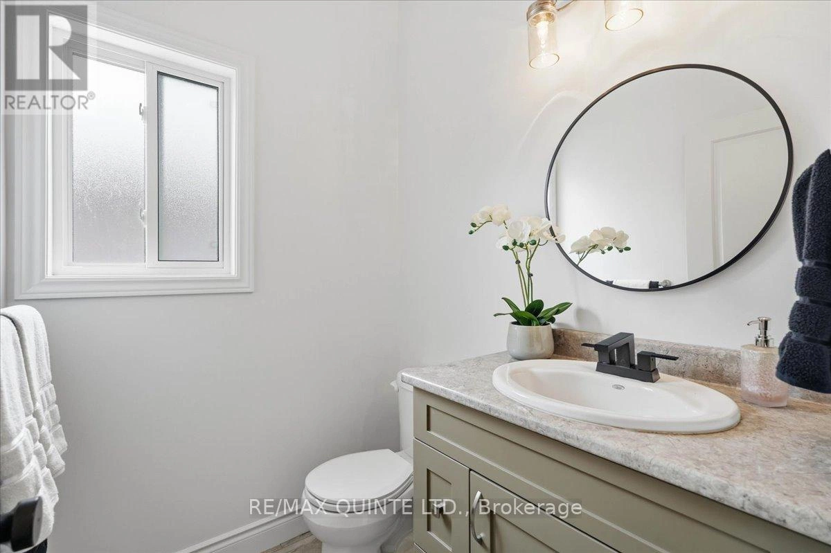 42 Kempton Avenue, Belleville, Ontario K8N 0E9 - Photo 6 - X12833580