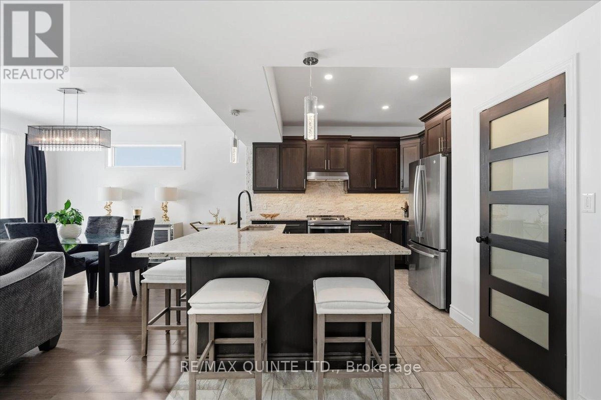 42 Kempton Avenue, Belleville, Ontario K8N 0E9 - Photo 7 - X12833580