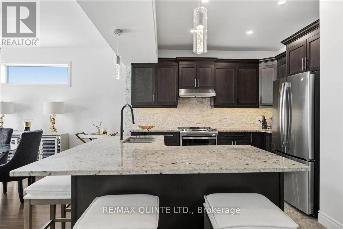 42 Kempton Avenue, Belleville, Ontario K8N 0E9 - Photo 8 - X12833580