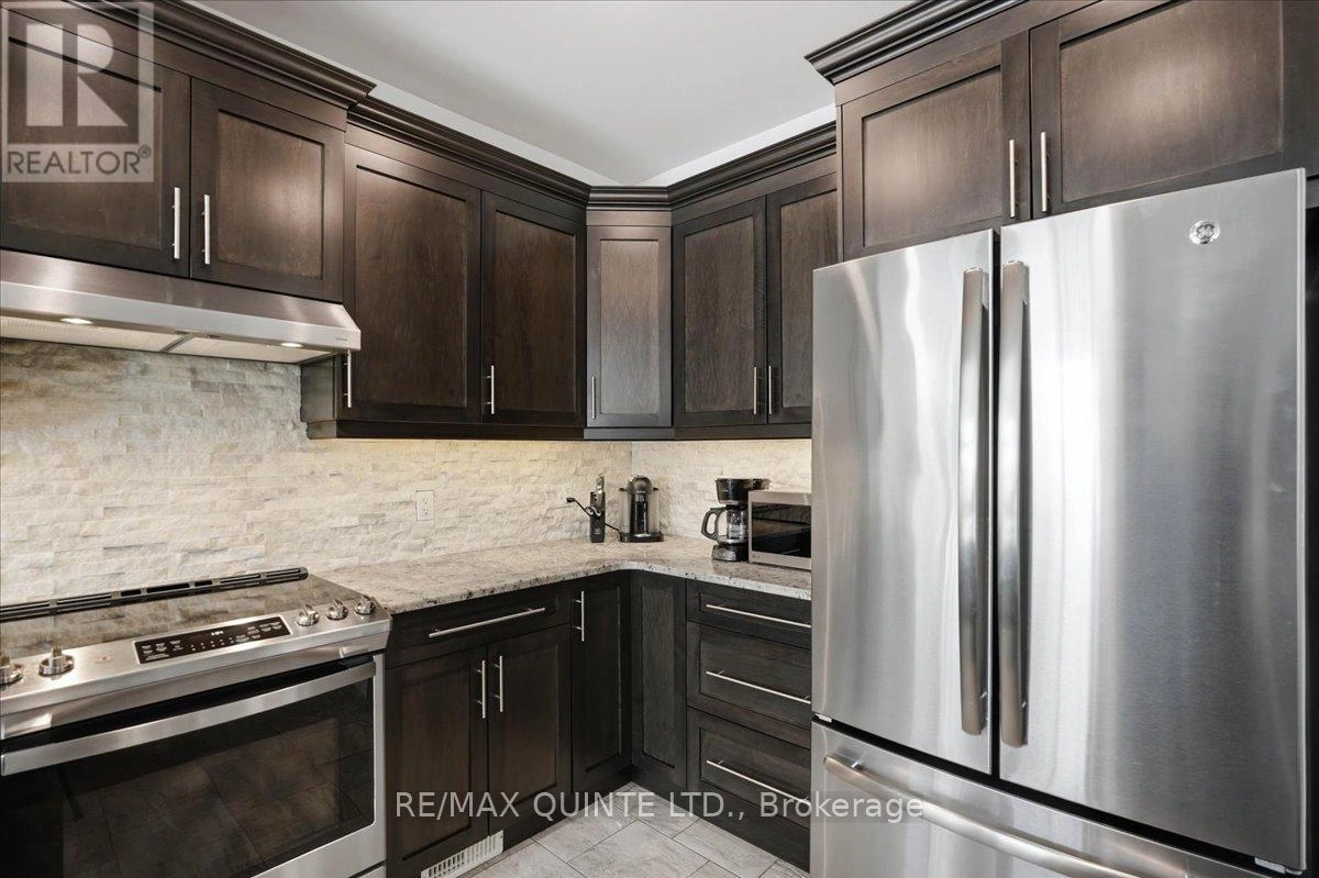 42 Kempton Avenue, Belleville, Ontario K8N 0E9 - Photo 9 - X12833580