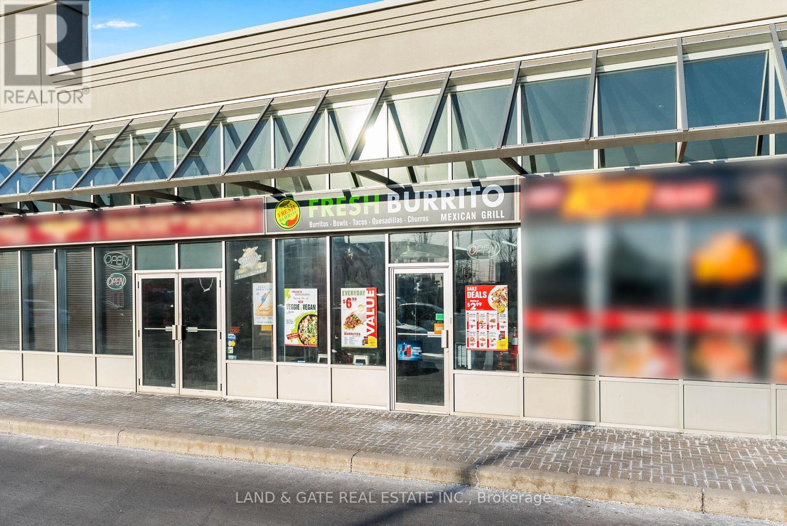 D3 - 2501 Third Line, Oakville, Ontario L6M 5A9 - Photo 2 - W12643242