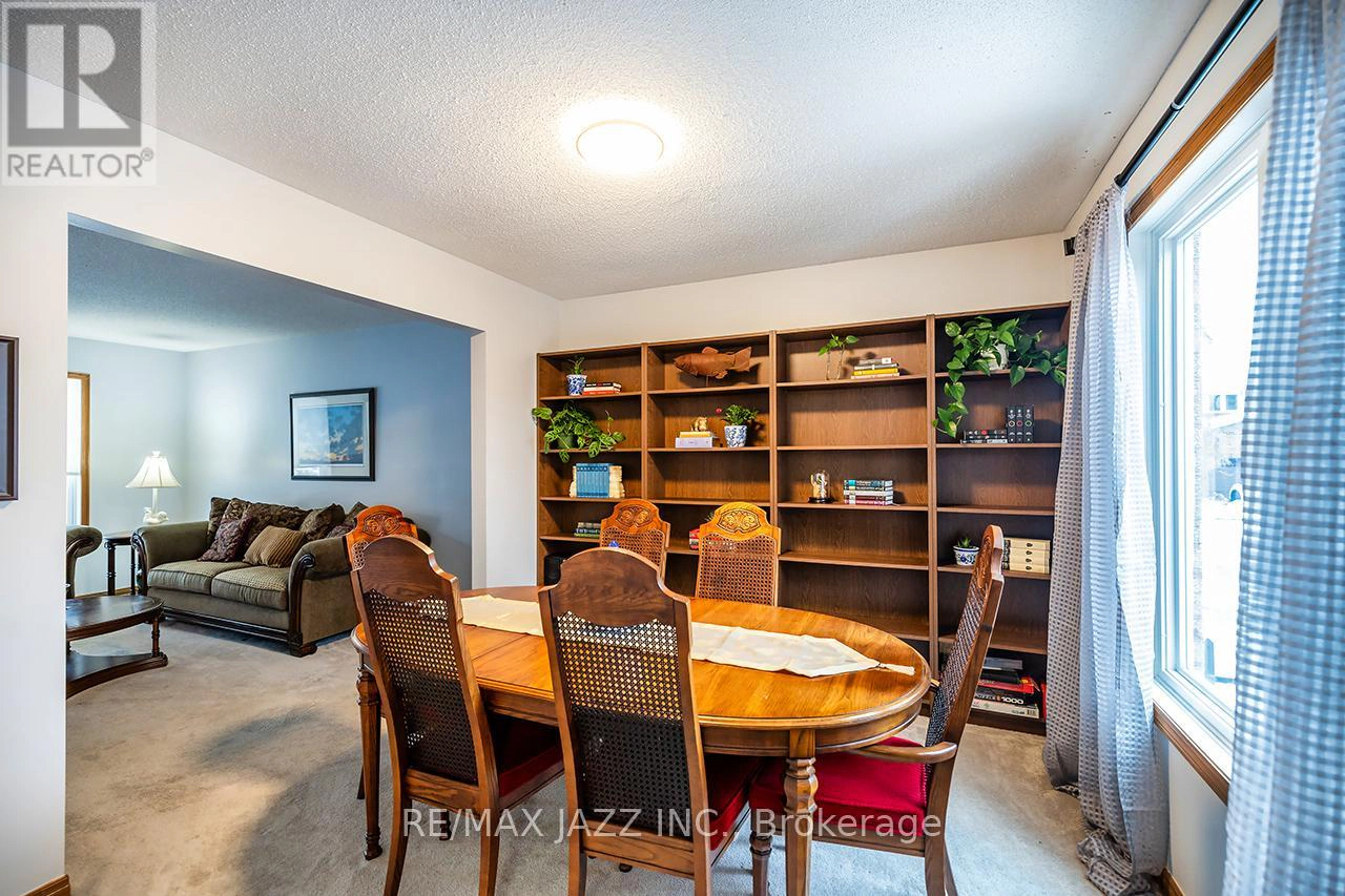 81 Burgby Avenue, Brampton, Ontario  L6X 3E2 - Photo 13 - W12868248