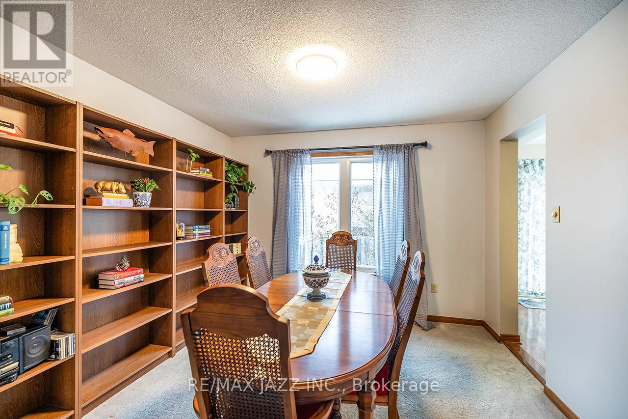 81 Burgby Avenue, Brampton, Ontario  L6X 3E2 - Photo 14 - W12868248