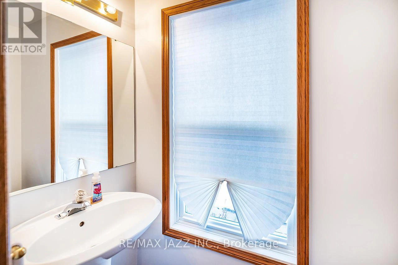 81 Burgby Avenue, Brampton, Ontario  L6X 3E2 - Photo 24 - W12868248