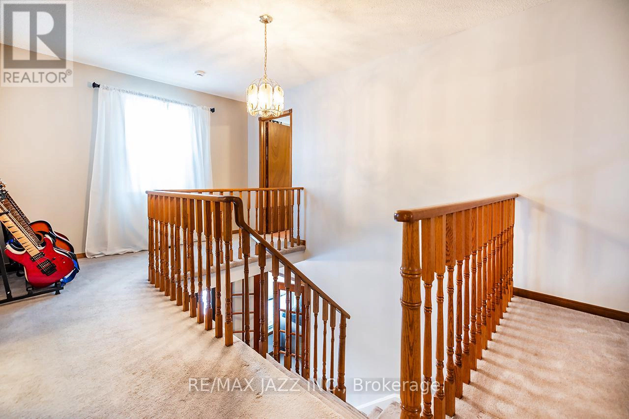 81 Burgby Avenue, Brampton, Ontario  L6X 3E2 - Photo 26 - W12868248