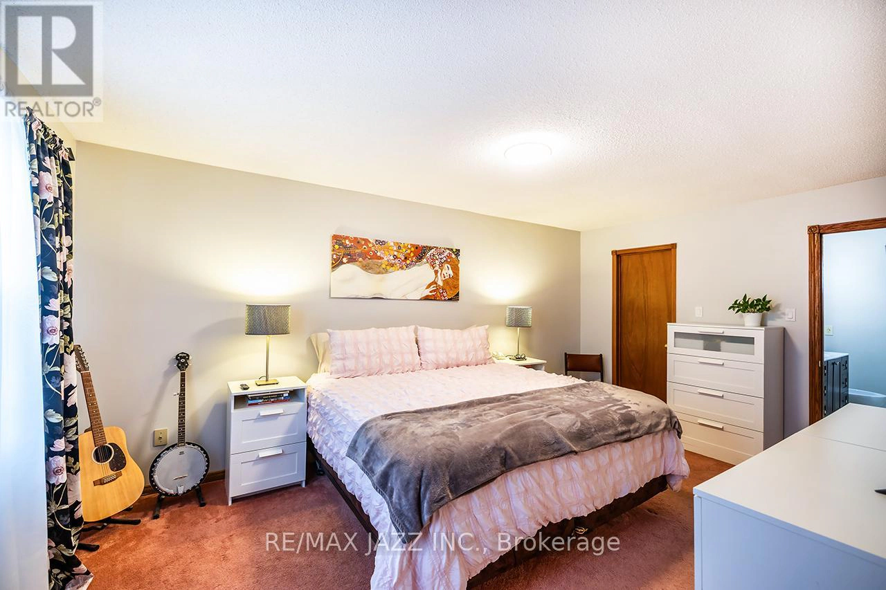 81 Burgby Avenue, Brampton, Ontario  L6X 3E2 - Photo 28 - W12868248